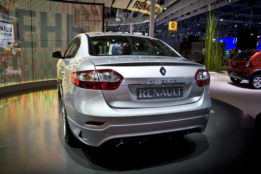  Renault Fluence 2010 года  (фото 42 из 146)